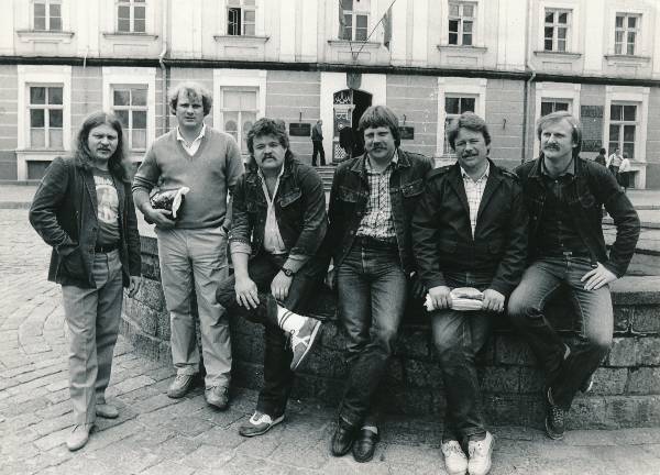 Ansambel "Fix"; vasakult Viktor Vassiljev, Madis Kütt, Viljo Tamm, Väino Land, Evald Raidma, Alar Madisson. Tartu, 1981-1989.