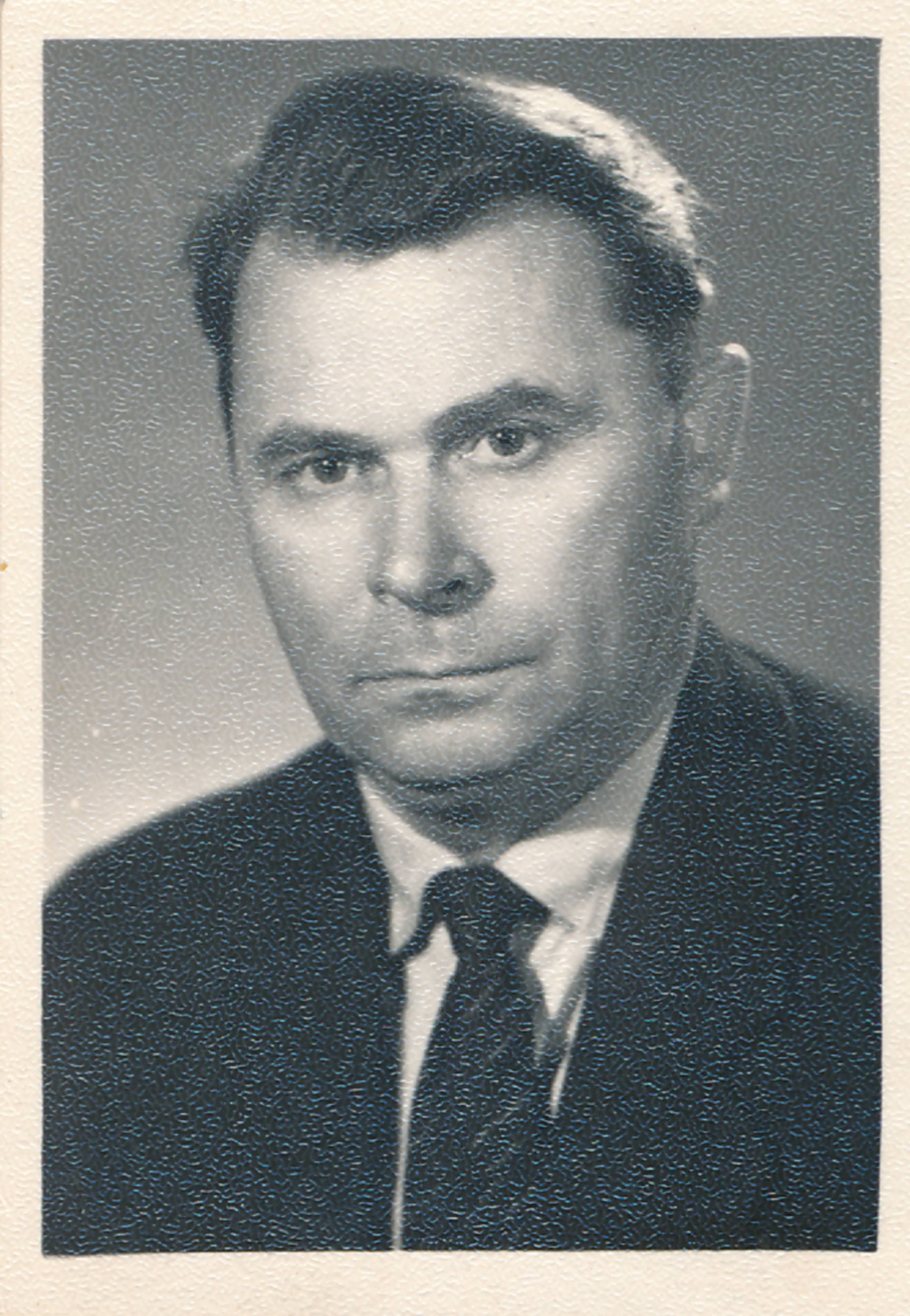 Portree. Tartu katseremonditehas, lukksepp Rudolf Puusta. 1972
