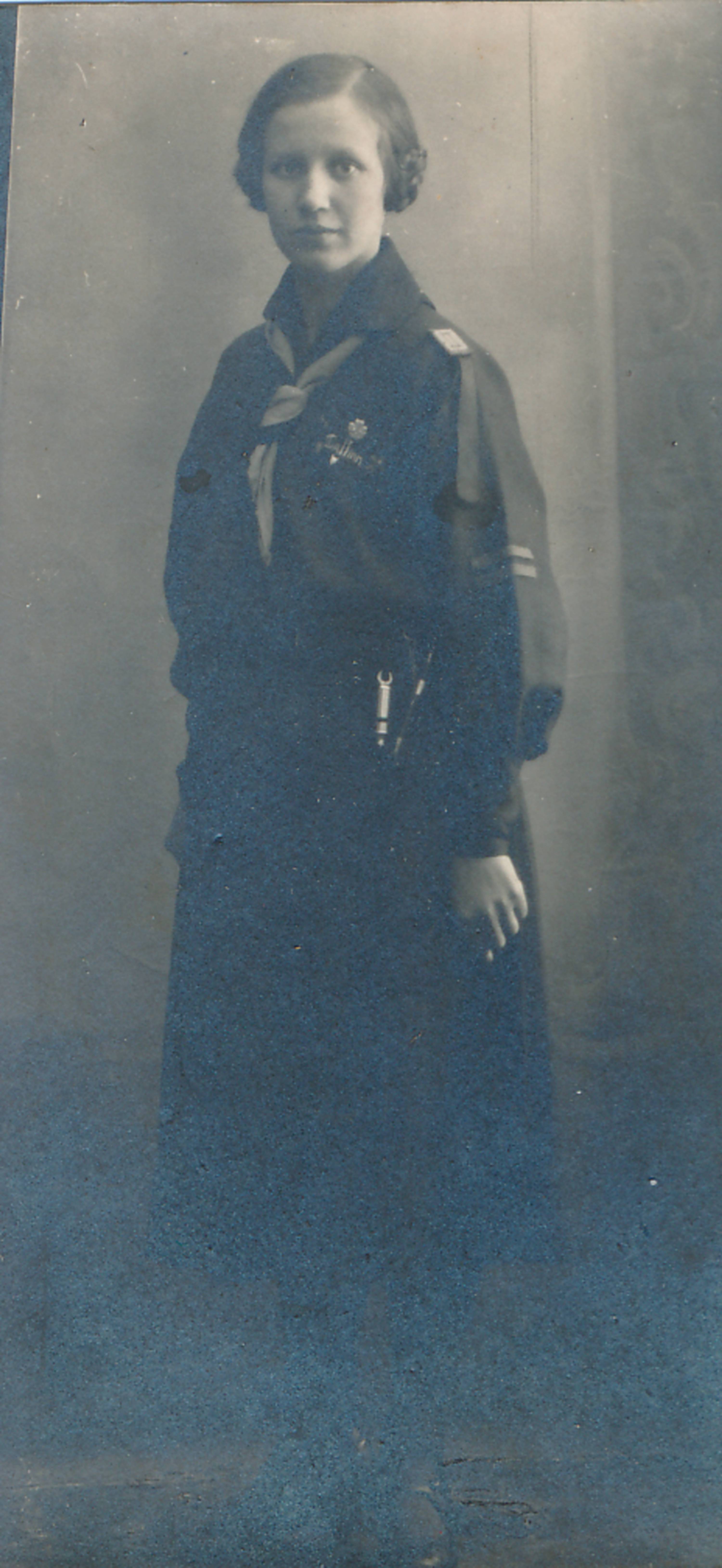 Portreefoto. Eesti gaid vormis. 1920-1930ndatel.