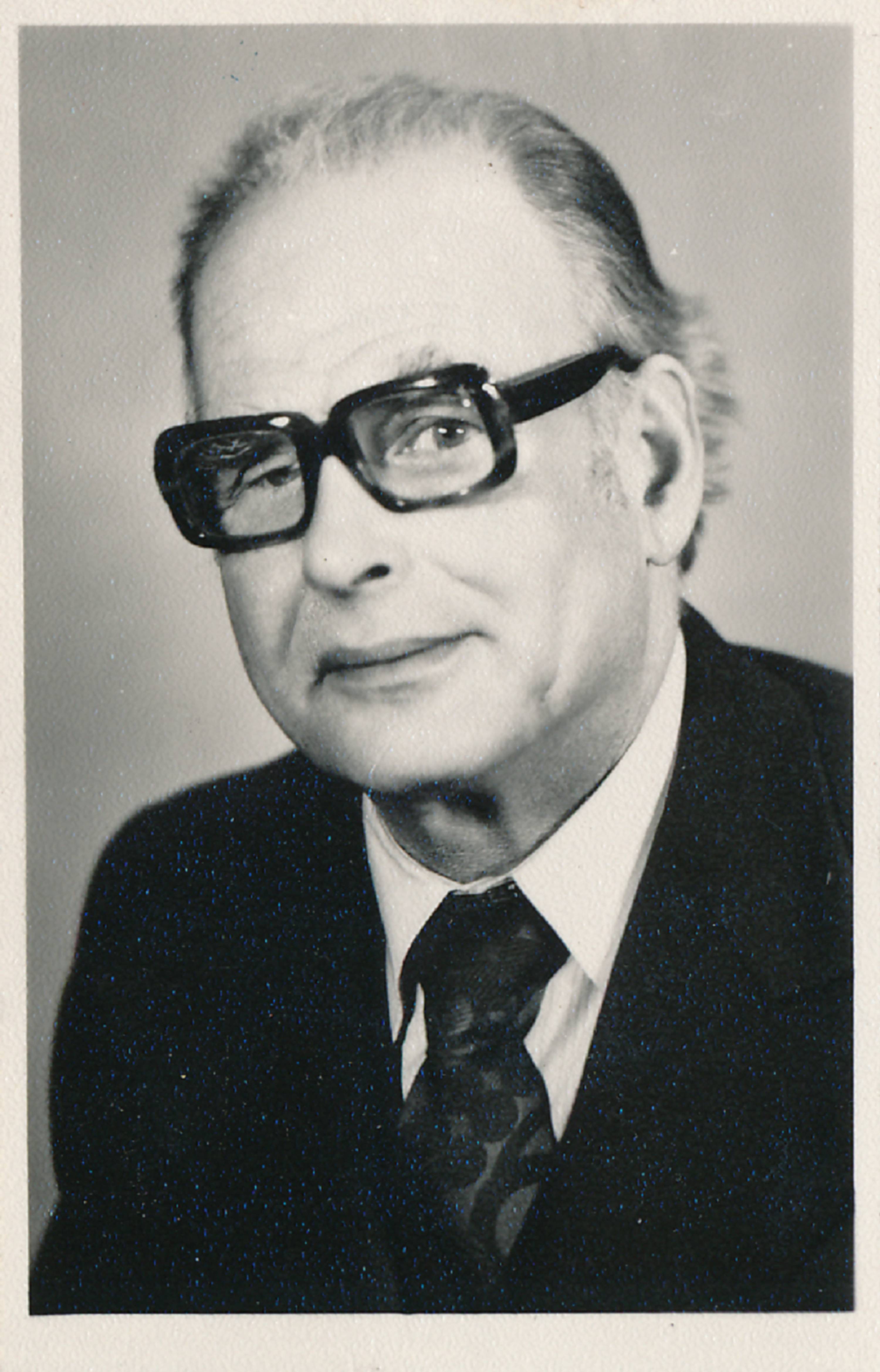 Portreefoto. ENSV teeneline arst Leo Päi. 07.1980.a.