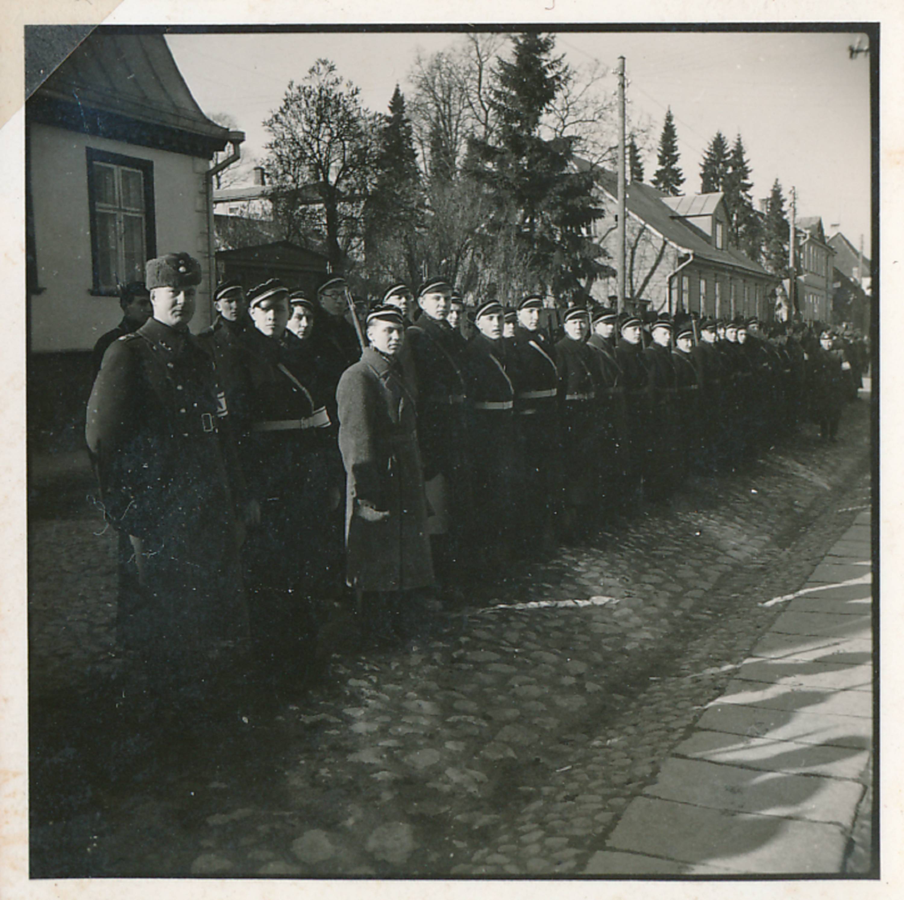 Grupifoto. Tartu Kolledži ja Erareaalkooli õpilased - kaitseliitlased. 1939.a.