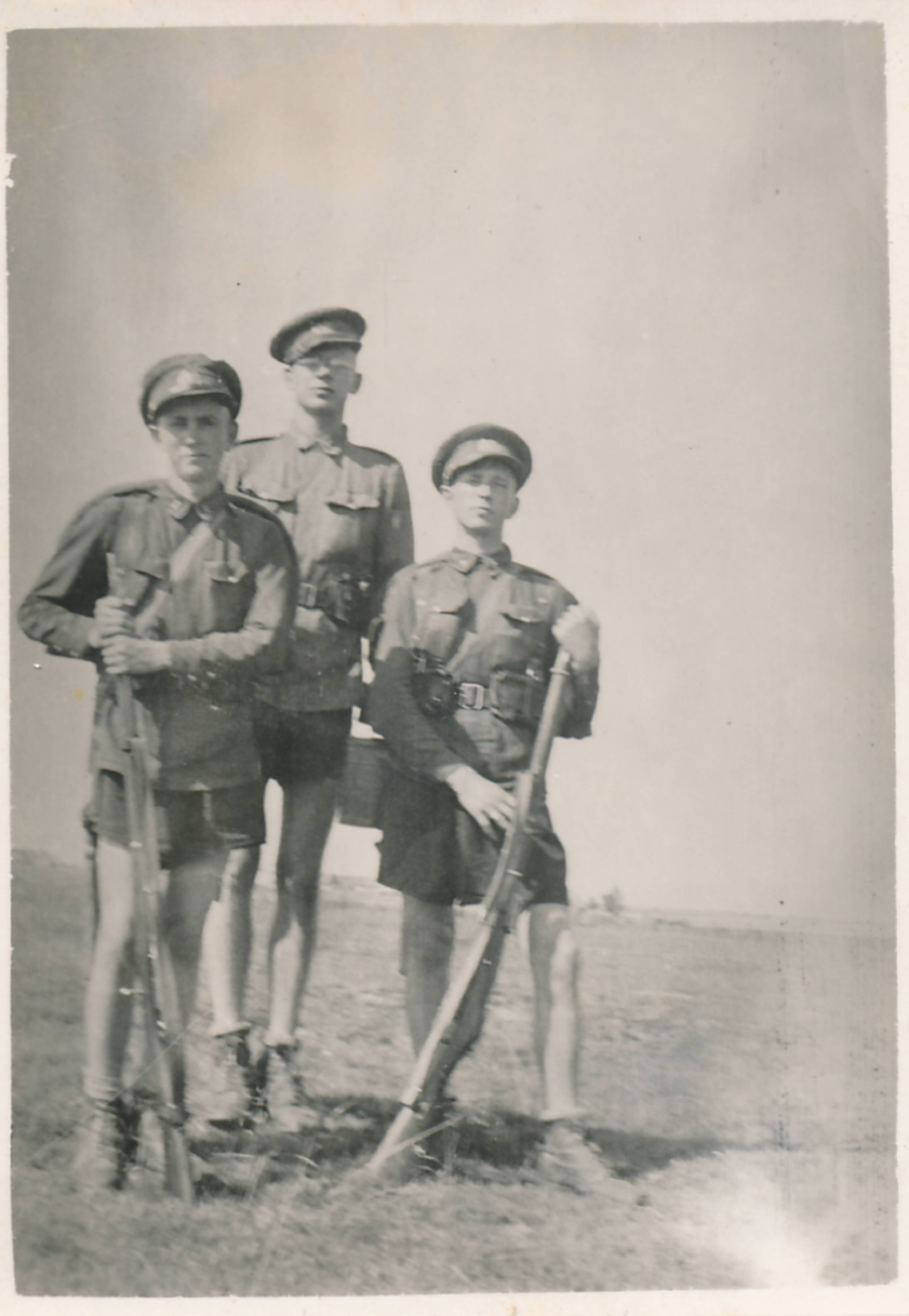 Grupifoto. Kuperjanovi partisanide pataljoni noorkaader. 1940.a.