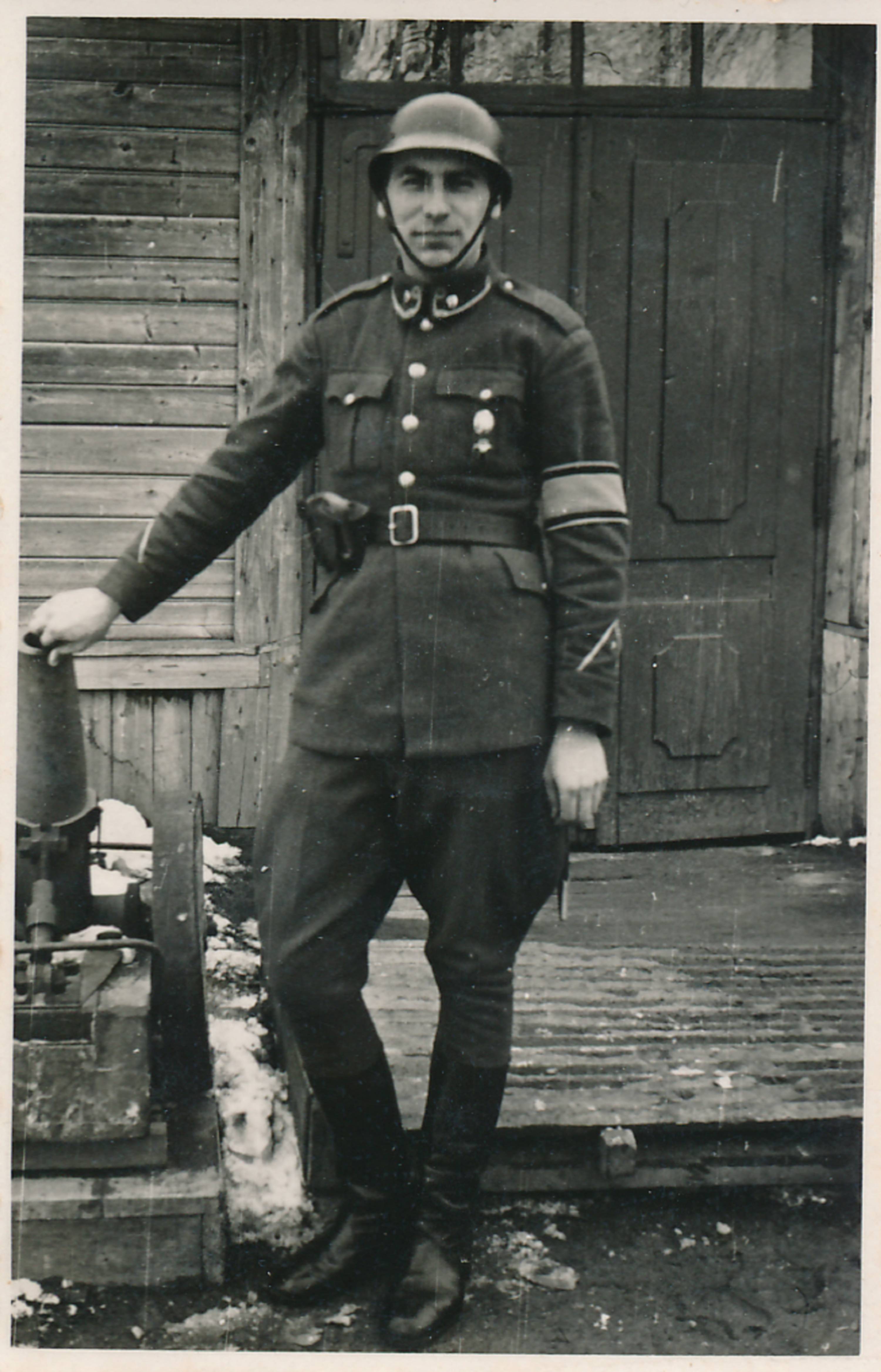 Portreefoto. Kuperjanovi partisanide pataljoni noorkaader. 1940.a.