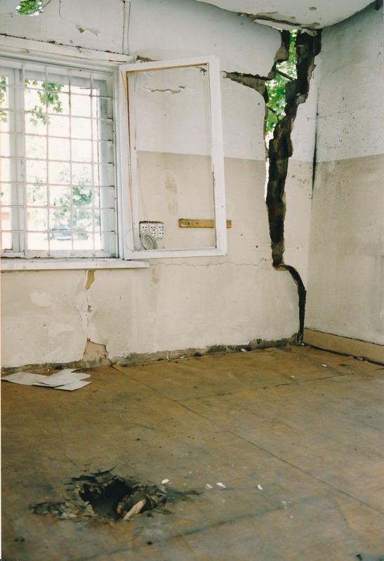 Kuritegevus: pommikahjustus kauplus-töökojas (Riia 22). Tartu, 1999.