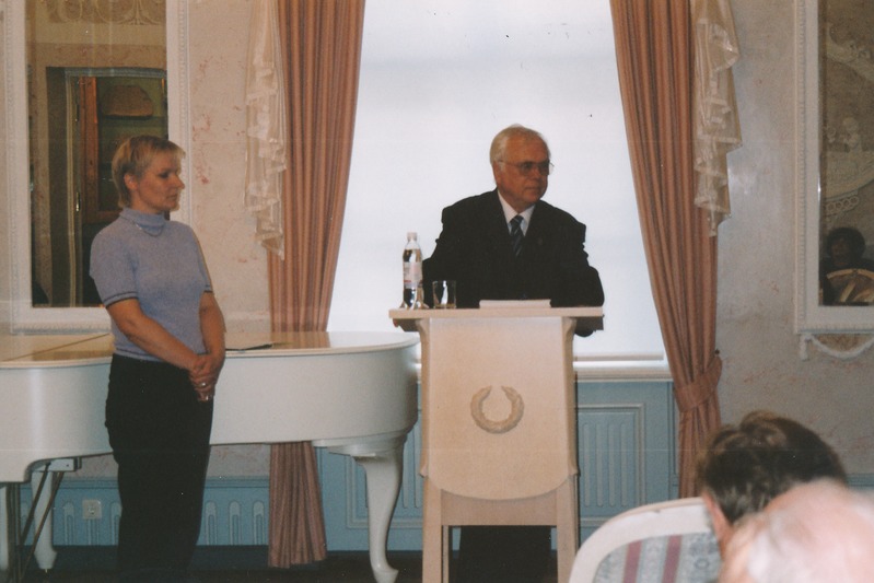 Anita ja Gert Pistohlkors Tartu Linnamuuseumis.