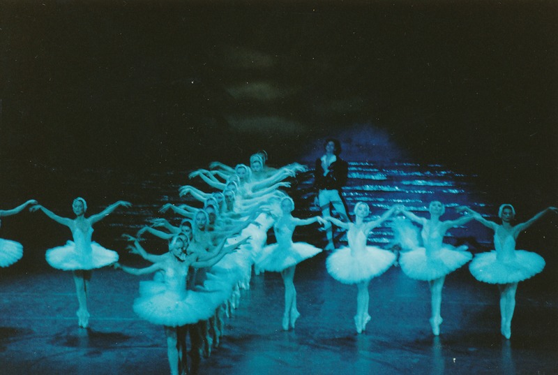 Renoveeritud Vanemuise Kontserdimaja avamine, esinevad Vanemuise balletisolistid. Tartu, 1998.