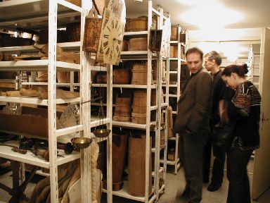 Digifoto. Viljandi muuseum, fondiruum, 21.02.2005. Foto Tiia Reisner.