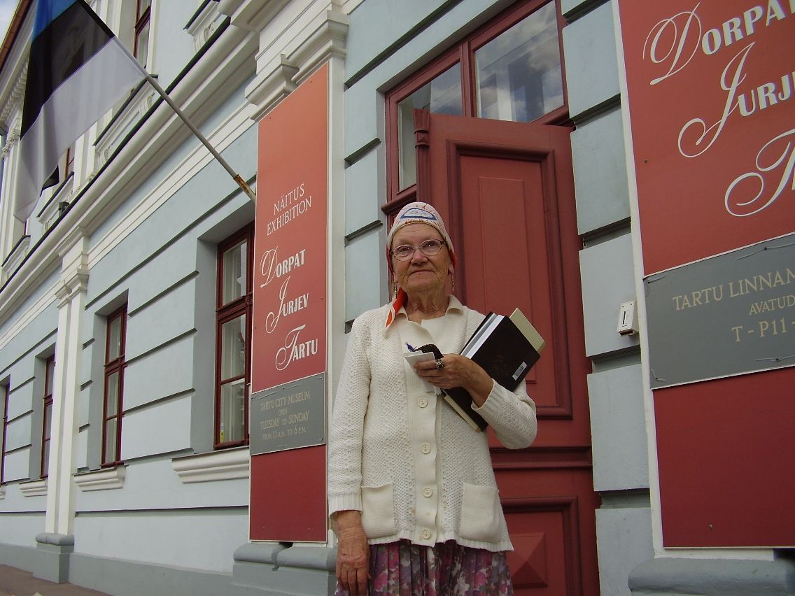 Digifoto, linnakodanik Agnes. Tartu, 9.05.2006. Foto Tiia Reisner.