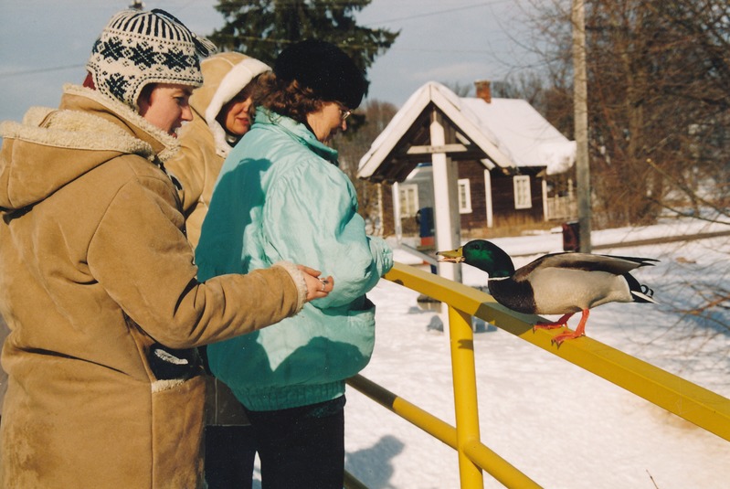 Tartu Linnamuuseumi töötajad Lõuna-Eestis, Rõuges, 2004.