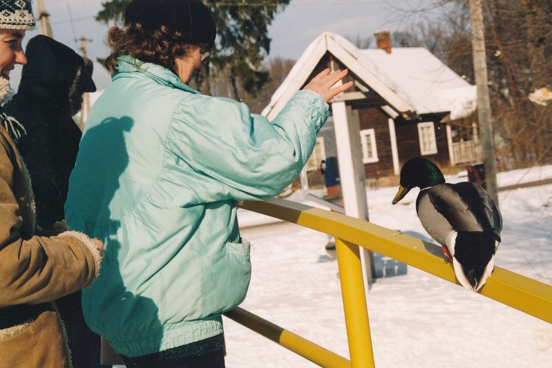 Tartu Linnamuuseumi töötajad Lõuna-Eestis, Rõuges, 2004.