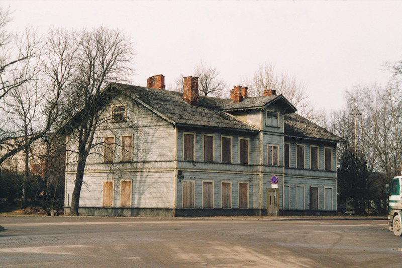 Maja Vaksali 8. Tartu, 2004.