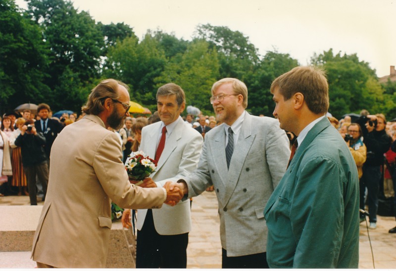 Jakob Hurda mälestussamba avamine, 1994