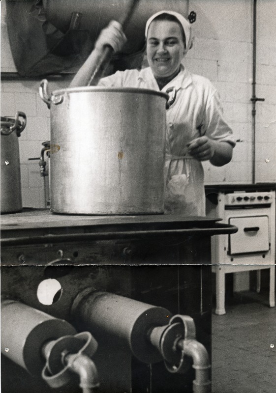 Foto. Uued gaasipliidid 1960ndatel.