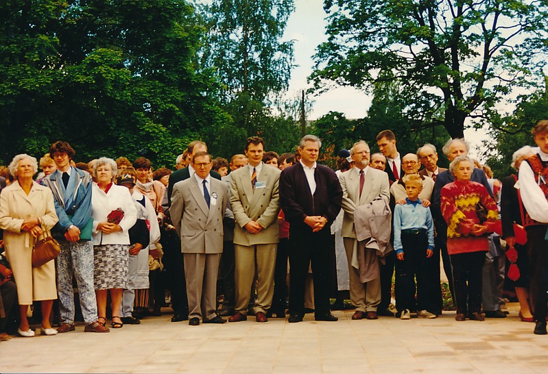 Jakob Hurda ausamba avamine. 
Tartu, Vanemuise park, 1994.