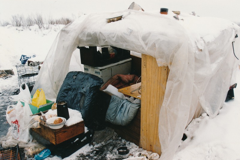 Aardla prügimägi Tartu lähedal, kodutute elu. 1998