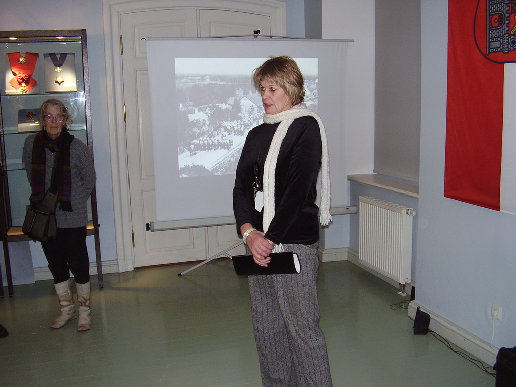 Näitus Tartu linnapeast  Aleksander Tõnissonist, avamine. Kõneleb Helve Russak. Tartu, 2006.