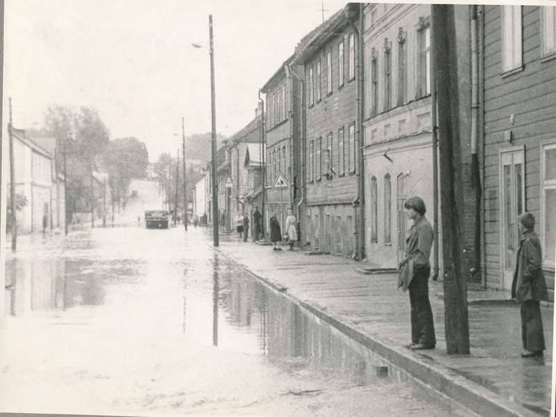 Üleujutus Tartus: 1. mai tänav.      10. august 1978.