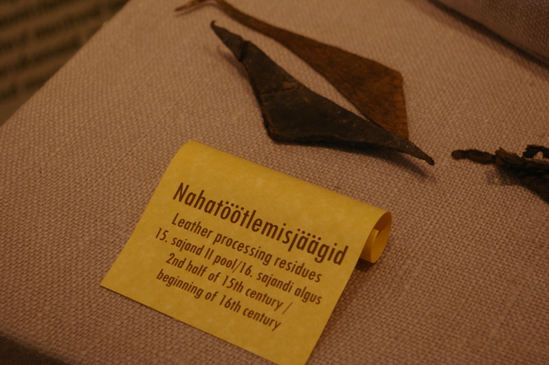 Näitus "Manu et mente" (keskaegne ja keskajast mõjustatud käsitöö). Tartu Linnamuuseum, 2007.