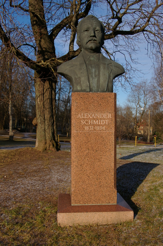 Mälestusmärk: Aleksander Schmidt.  Tartu, 2008. Foto Tiia Reisner.