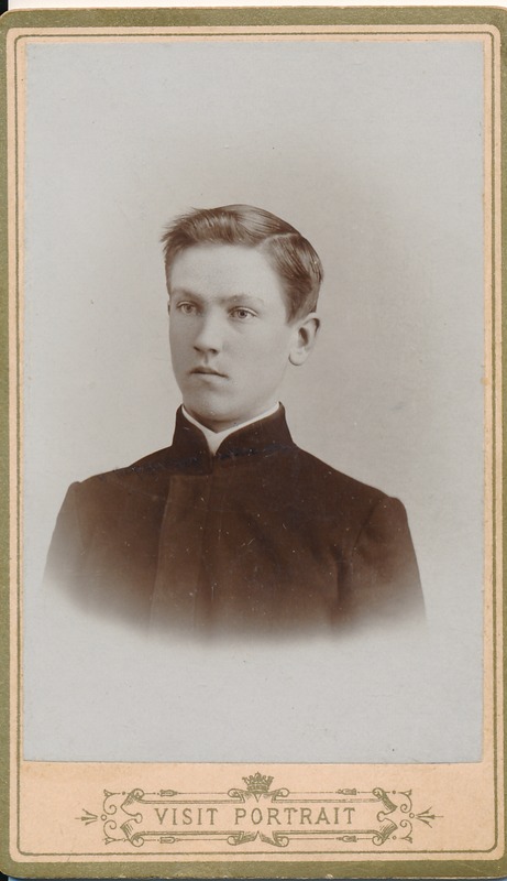 Portree: August Villup. Narva, u 1905.