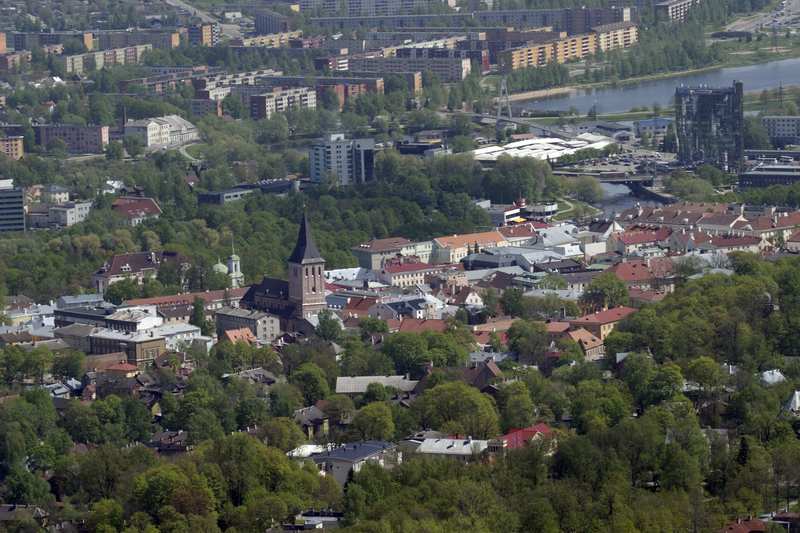 Aerofoto. Vanalinn; ülejõe piirkond. Tartu, 2005.