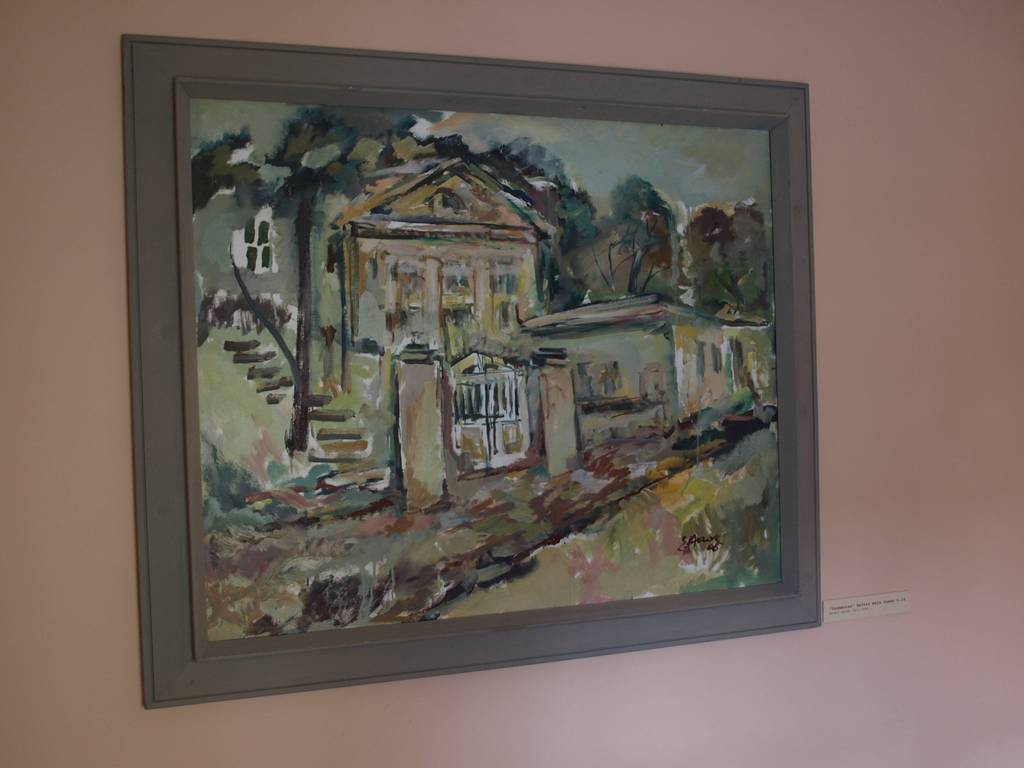 Tartu Laulupeomuuseumi (Jaama 14) püsinäitus: Eevart Arraku maal " Vanemuise Seltsi maja Jaama t 14 " (õli, 2006).  Foto Tiia Reisner, 2008.