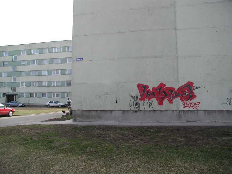 Digifoto. Grafiti avalikus linnaruumis. Tartu, 2004.