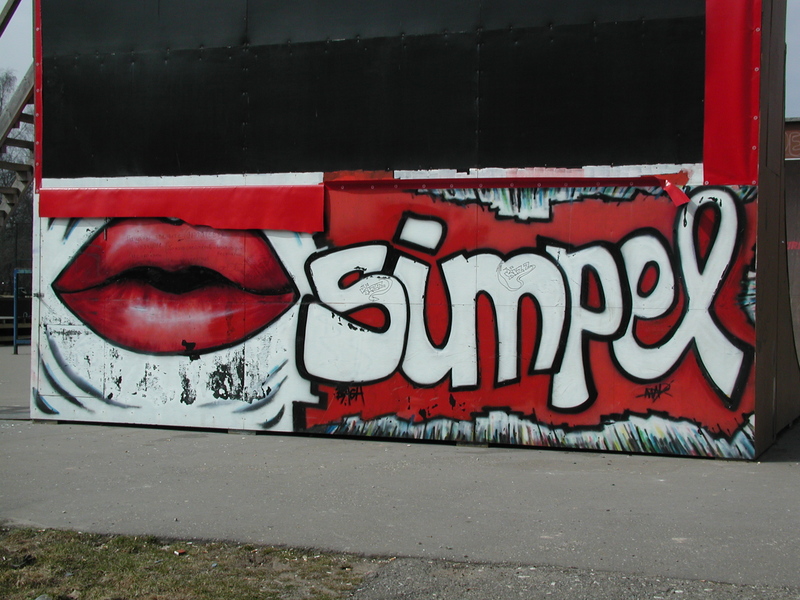 Digifoto. Grafiti avalikus linnaruumis. Tartu, 2004.