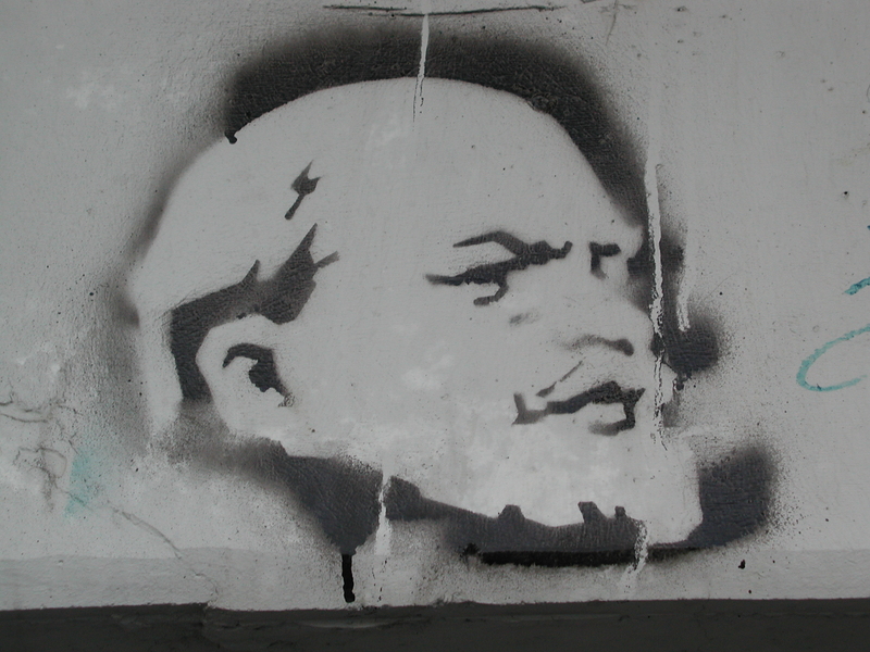 Digifoto. Grafiti: Lenin. Tartu, 2004.