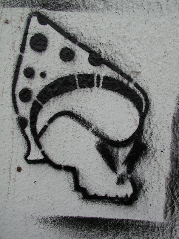 Digifoto. Grafiti avalikus linnaruumis. Tartu, 2004.
