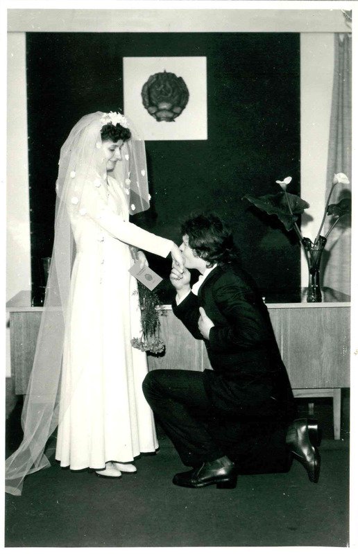 Digitaalne kujutis. Tartu perekonnaseisuameti Elva filiaal, pulmapilt.   1977-1982
