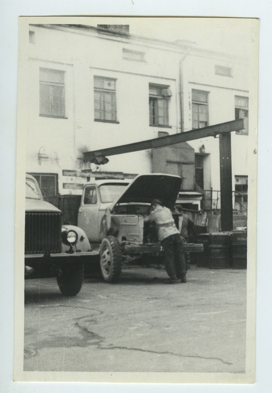 Foto, Tartu Autode Remondi Katsetehas, töökeskkond.