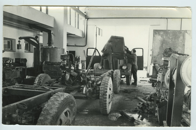 Foto, Tartu Autode Remondi Katsetehas, töökeskkond.