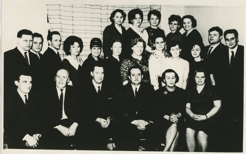 TPI majandusteaduskonna 1955.a. lõpetanute kokkutulek (tööstusökonoomika eriala), grupipilt, 1965.a.