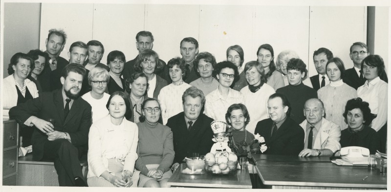 TPI põlevkivikeemia ja sünteesi laboratooriumi koosseis, grupipilt 1971.a.