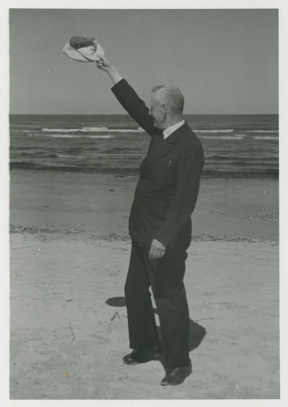 Robert Livländer, TTÜ geodeesia dotsent, Tallinna Tehnikaülikooli rektor 1941.-1944.a., Kopli rannas, 1938.a.