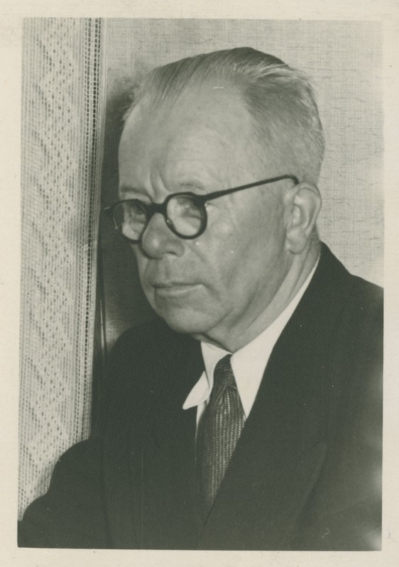 Johannes Paju, TPI füüsikalise keemia kateedri vanemlaborant, 1957.a.