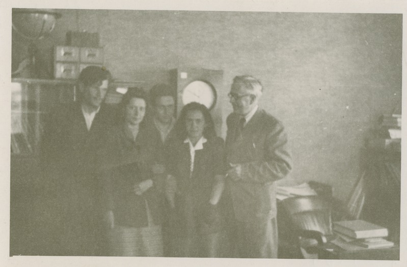 TPI geodeesia laboris, vasakult 1) Koemets, 2) Vallas, 3) Toomingas, 5) Muischneek, 1945.-1946.a.