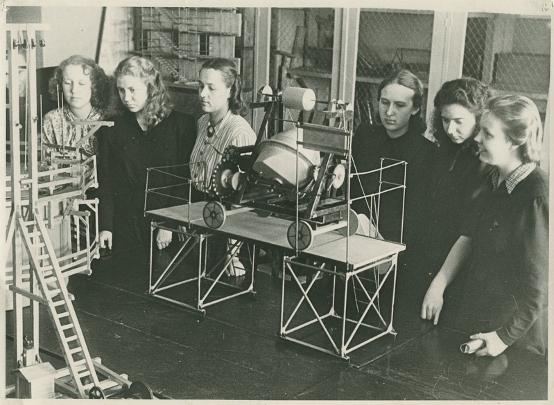 Lahtiste uste päevad TPI ehitusteaduskonnas, ehitustööde teostamise laboris, 1950.-ndad a.