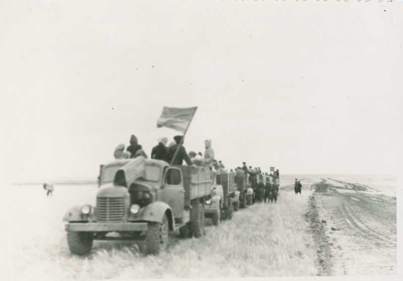TPI tudengid teel tulevasse töökohta Zaretšnõi sovhoosi, 1956.a.