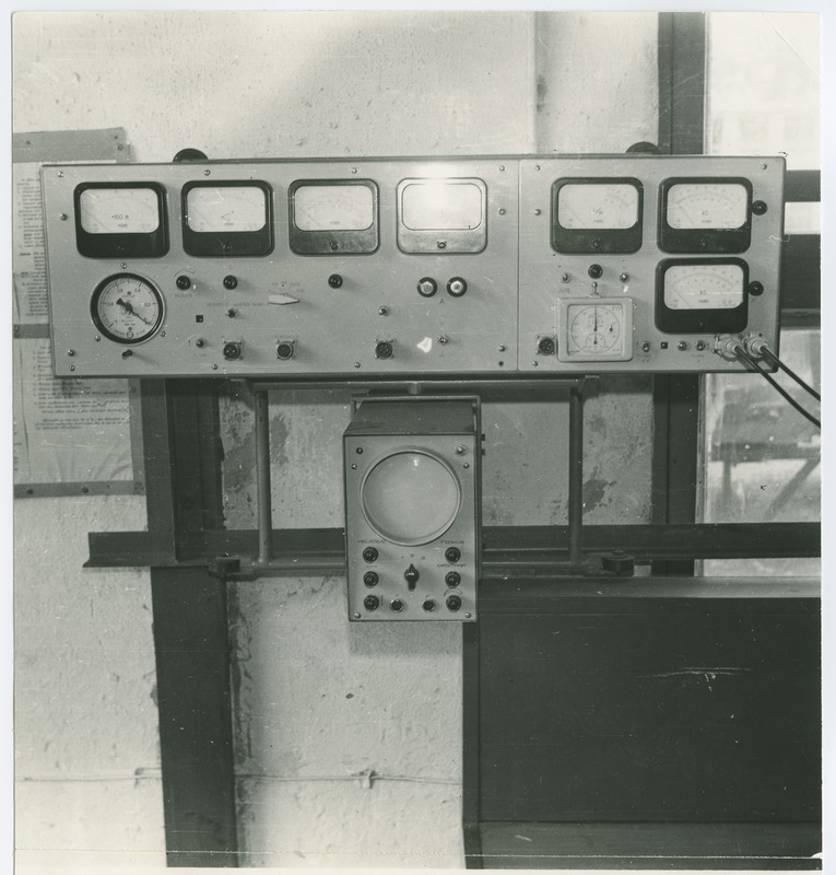 Diagnostika stend TPI  autoteede kateedris, loodud dots. E. Soonvald'i ideede alusel, 1969.a.