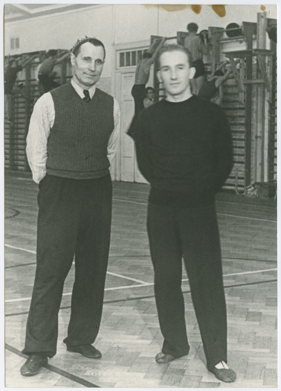TPI kehalise kasvatuse kateedri juhataja Theodor Sulg ja Harri Erm, 1950.-ndad a.