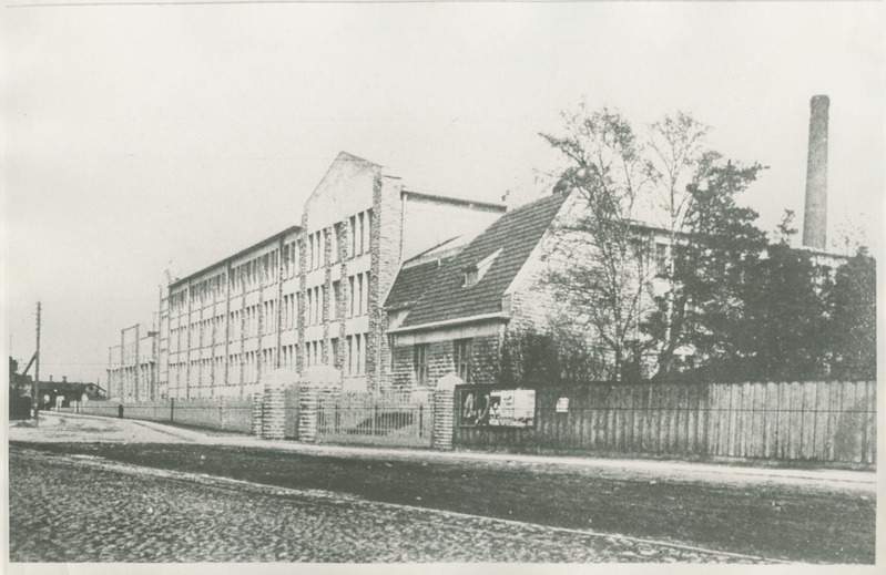 Lutheri mööblivabrik Tallinnas, kus keldrikorrusel toimus tehniliste erikursuste õppetöö 1918.-1919.a.