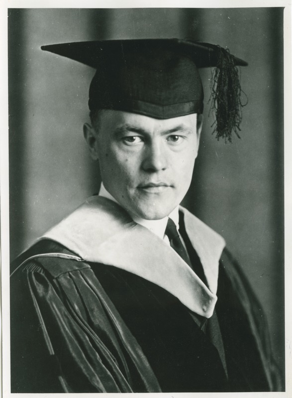 Leo Jürgenson diplomitöö kaitsmisel, portree, 1929.a.