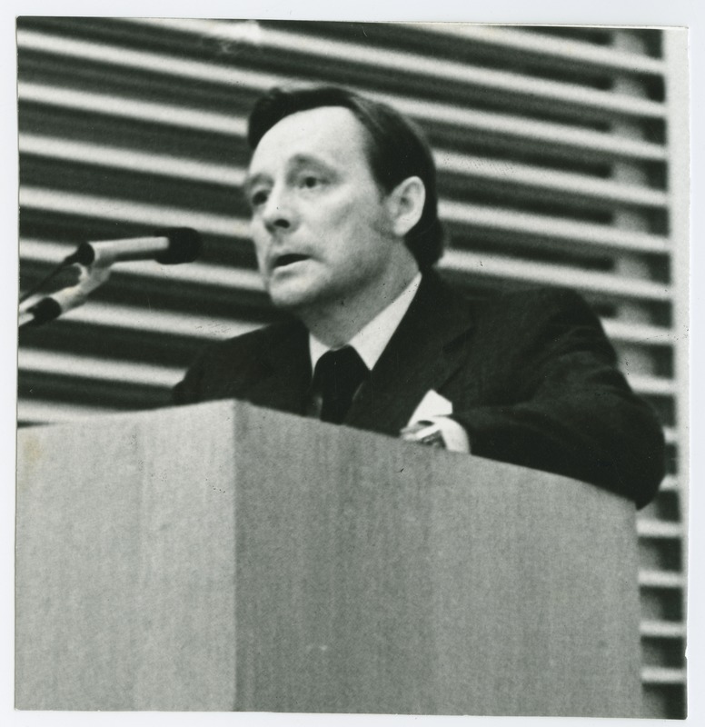 TPI rektor Boris Tamm kõnelemas parteialgorganisatsiooni ja instituudi nõukogu lahtisel koosolekul, 1979/80.õ.a.