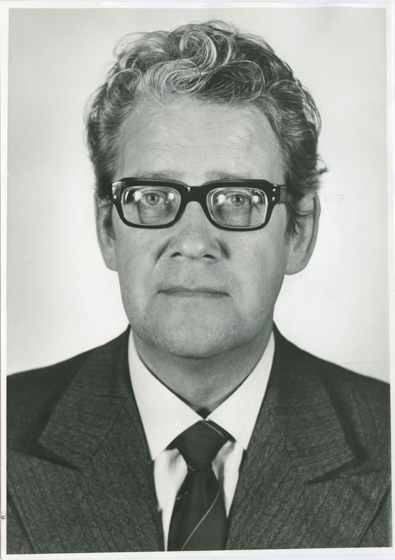 Paul Letens, TPI majandusteaduskonna vanemõpetaja, portree, 1981.a.