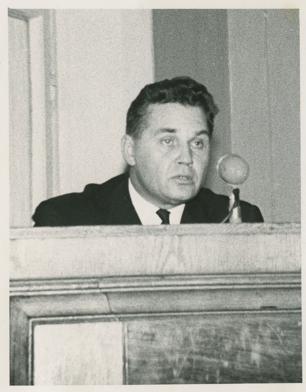 Hugo Tiismus, TPI õppeprorektor, dotsent, tehnikakandidaat, kõnelemas, 1970.-ndad a.