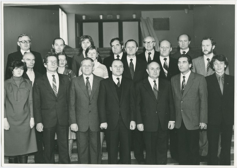 TPI masinaelementide kateedri 35.aastapäev, grupipilt (pildilt puuduvad dots. V. Meng, ins. L. Bogatõrjova ja M. Hirtentren), 11.jaan. 1982.a.