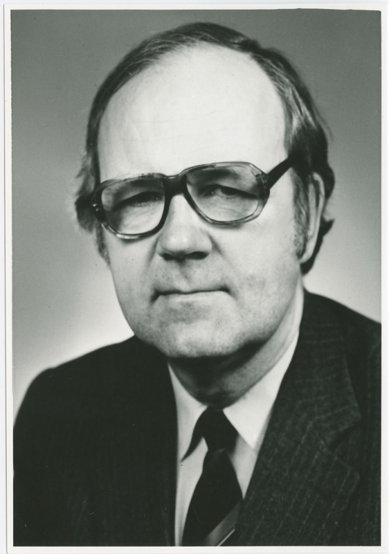 Mihkel Veiderma, TPI anorgaanilise keemia kateedri juhataja, professor, tehnikadoktor, portree, 1983.a.