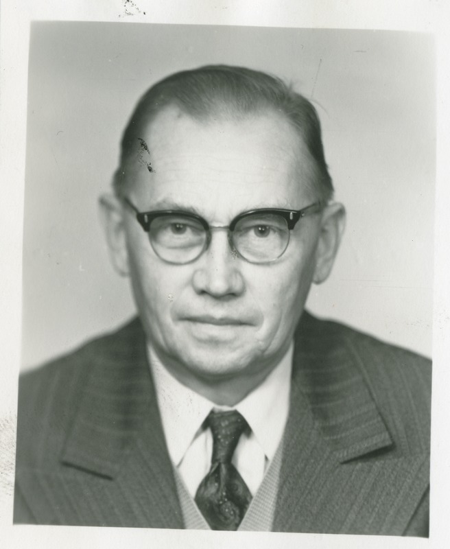 Otto Pikkov, TPI elektroonika kateedri  dotsent, tehnikakandidaat, portree, 1980.a.